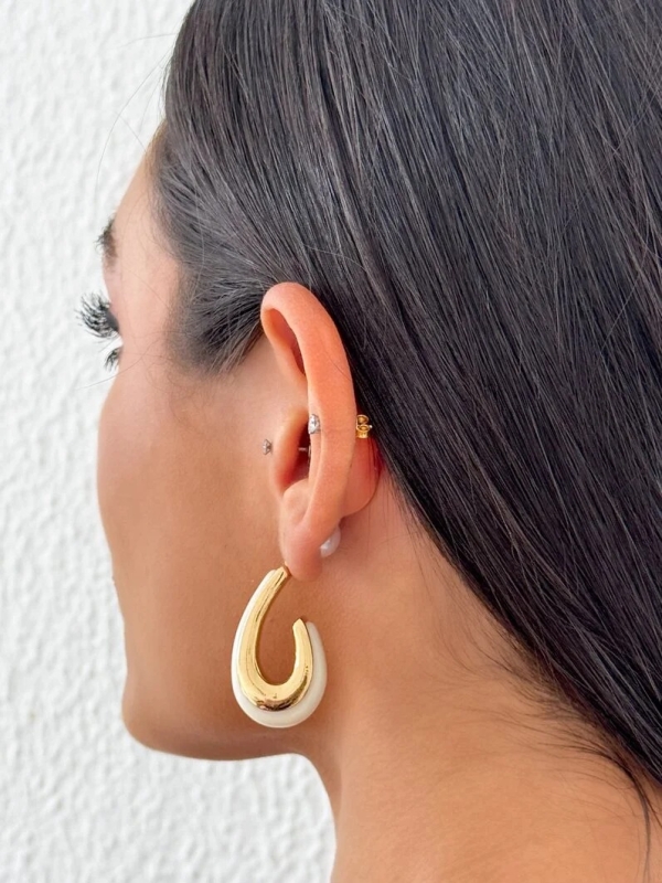 Folheado a Ouro 18k - Brinco Gota com Resina e Pérola